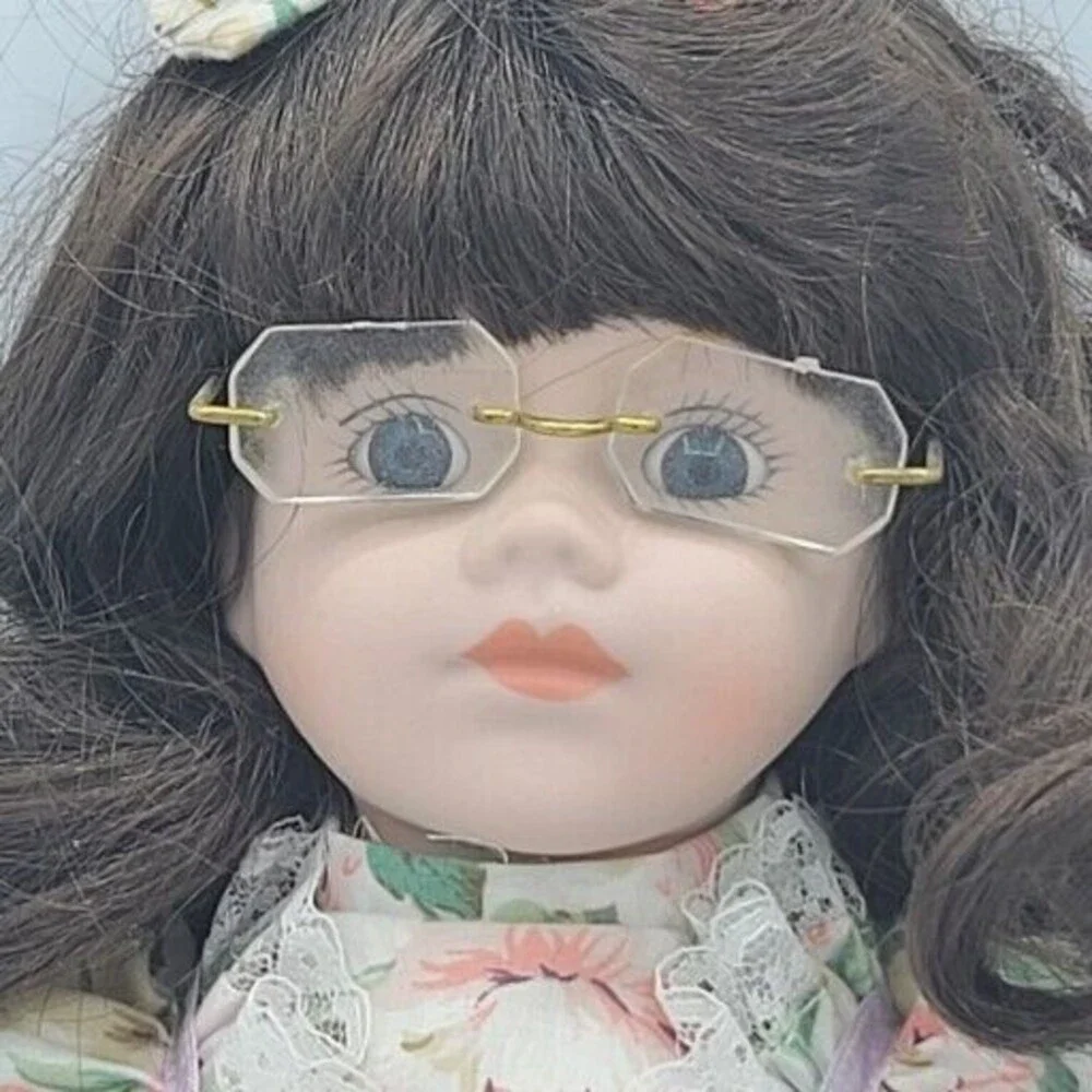 Brinns 1990 Porcelain Doll Liz Brown Hair Blue Eyes With Glasses